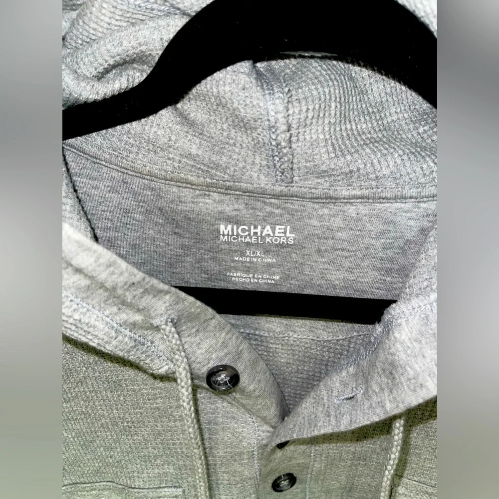 Michael Kors - Picture 1 of 3